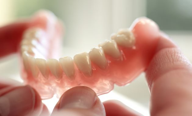 Onze ans plus tard, un Anglais retrouve son dentier perdu en Espagne