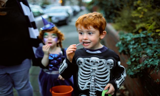 Halloween : un dentiste américain encourage les enfants à engloutir tous leurs bonbons d’un coup Halloween : un dentiste américain encourage les enfants à engloutir tous leurs bonbons d’un coup