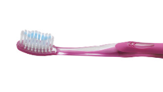 SUNSTAR – Nouvelle brosse à dents Gum Original White : une conception unique des brins pour plus d’efficacité…