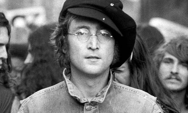 La dent de John Lennon vaut 22 000 euros