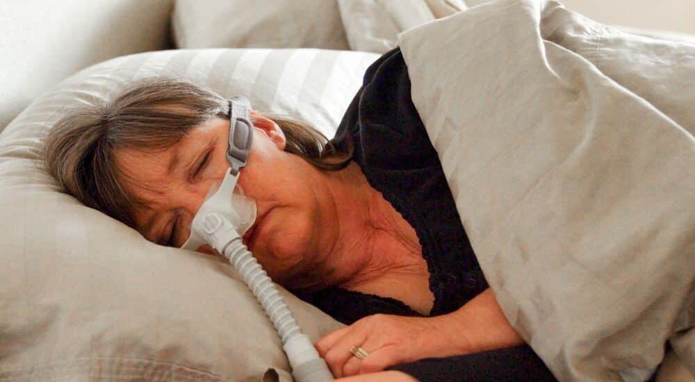 L’apnée du sommeil affaiblirait les dents et les os des adultes
