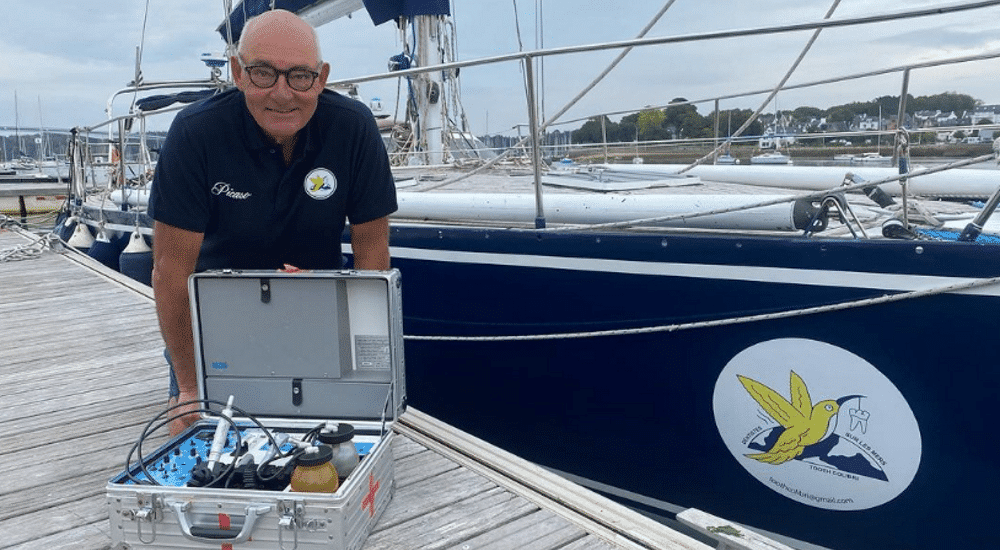 Tooth Colibri : un dentiste à la retraite en mission humanitaire sur les mers