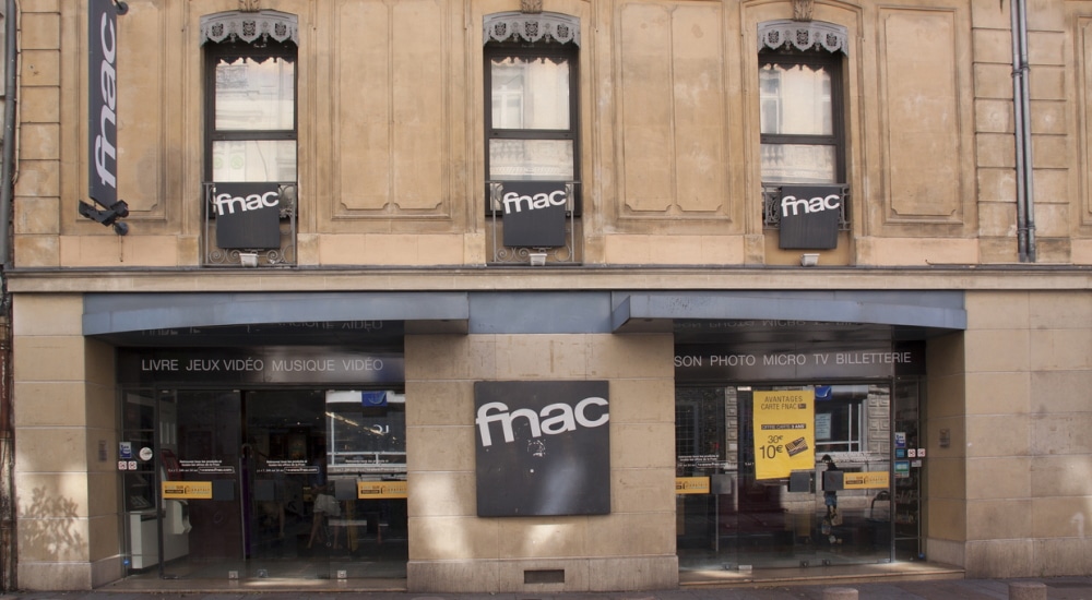 Partenariat entre une clinique de soins dentaires suisse et la Fnac