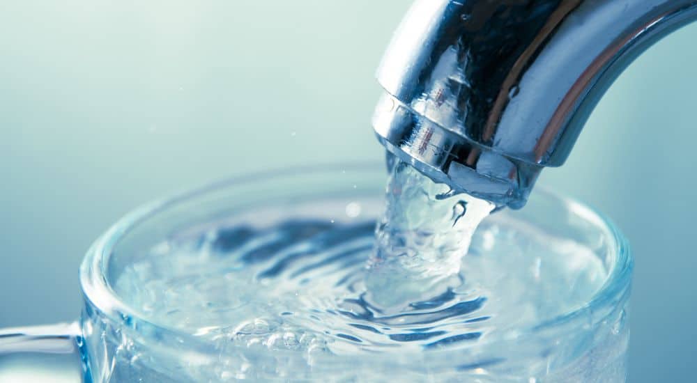 Fluor dans l’eau du robinet remis en question aux Etats-Unis Fluor dans l’eau du robinet remis en question aux Etats-Unis