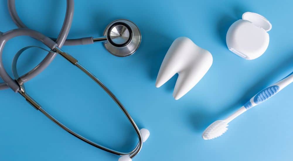 Stetoscope, dent et brosse à dents, Effets des médicaments antipsychotiques sur la santé bucco-dentaire