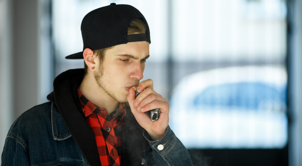 Vapoter aurait moins d&rsquo;incidences sur les dents et les gencives